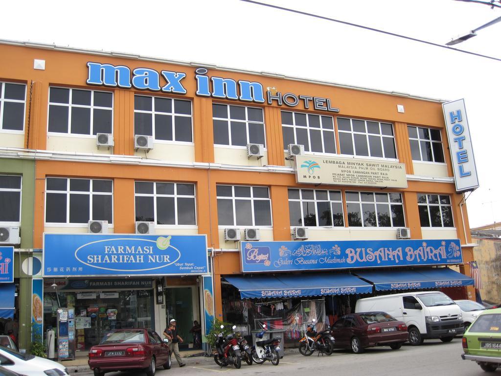 Max Inn Hotel ปาริตราจา ภายนอก รูปภาพ