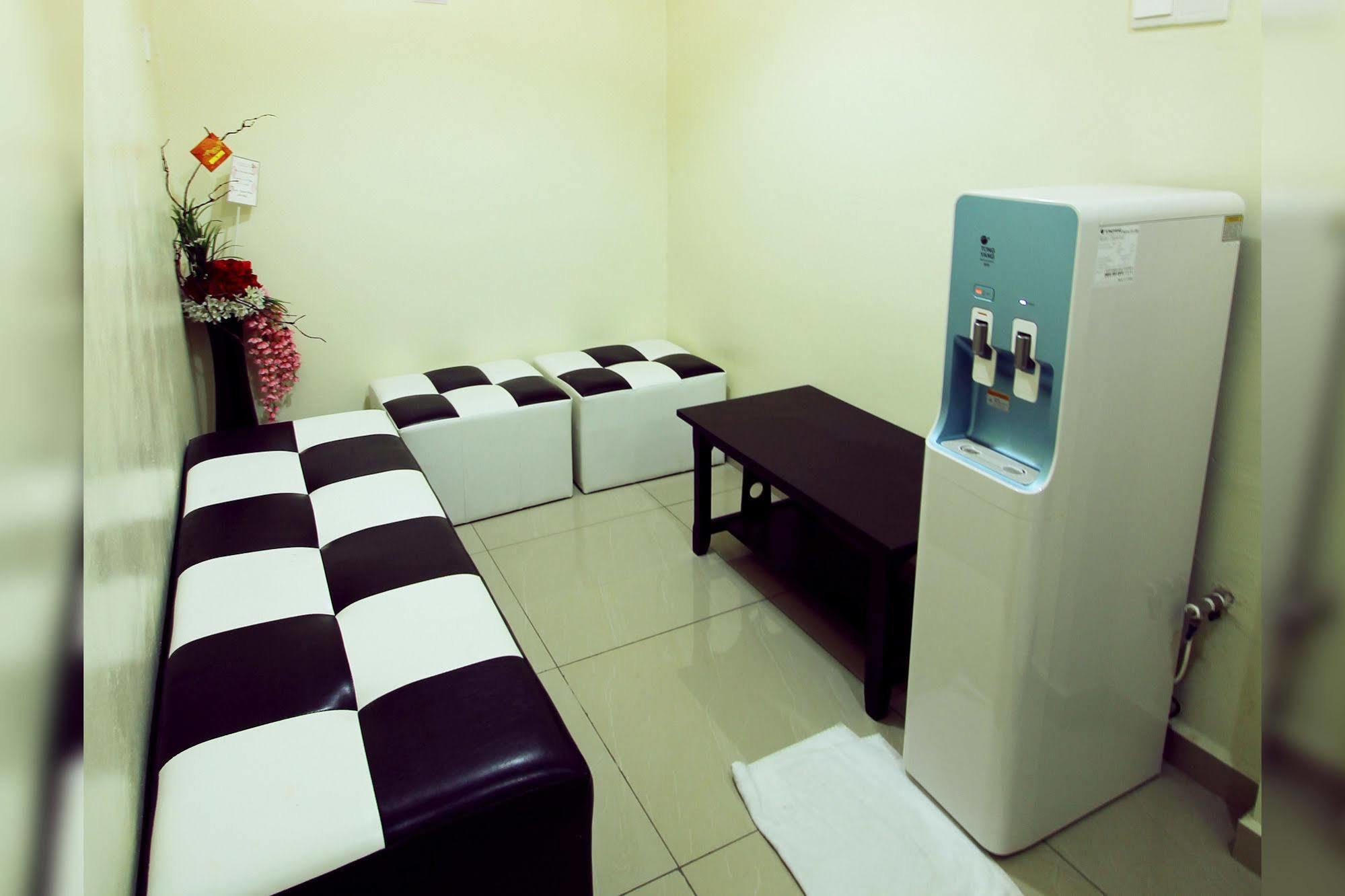 Max Inn Hotel ปาริตราจา ภายนอก รูปภาพ
