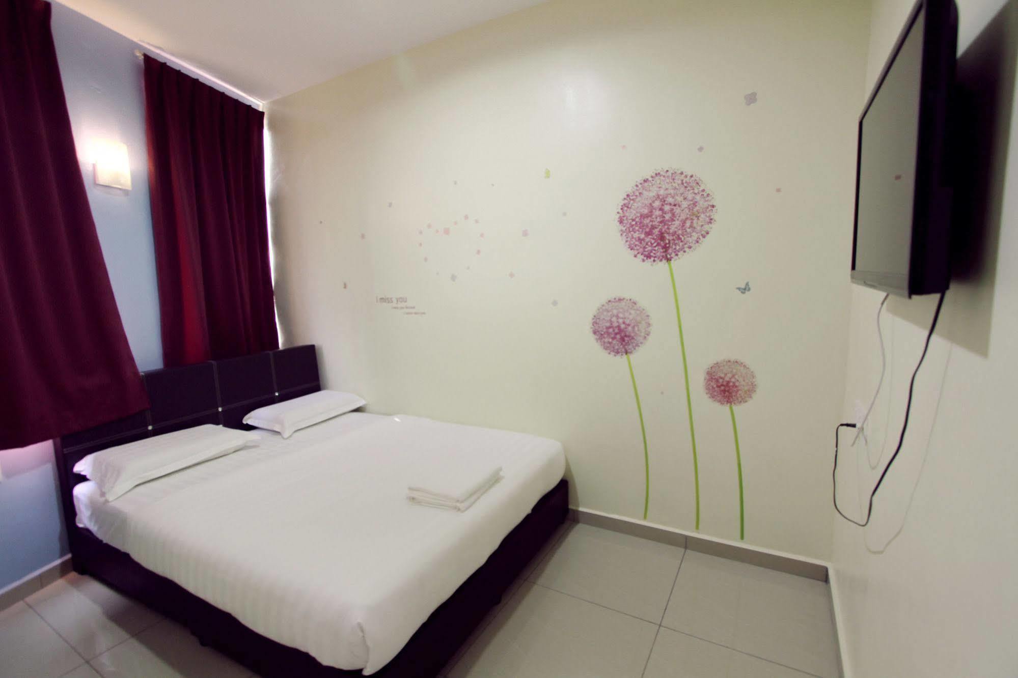 Max Inn Hotel ปาริตราจา ภายนอก รูปภาพ