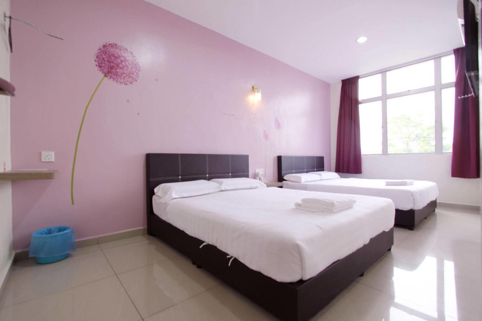Max Inn Hotel ปาริตราจา ภายนอก รูปภาพ