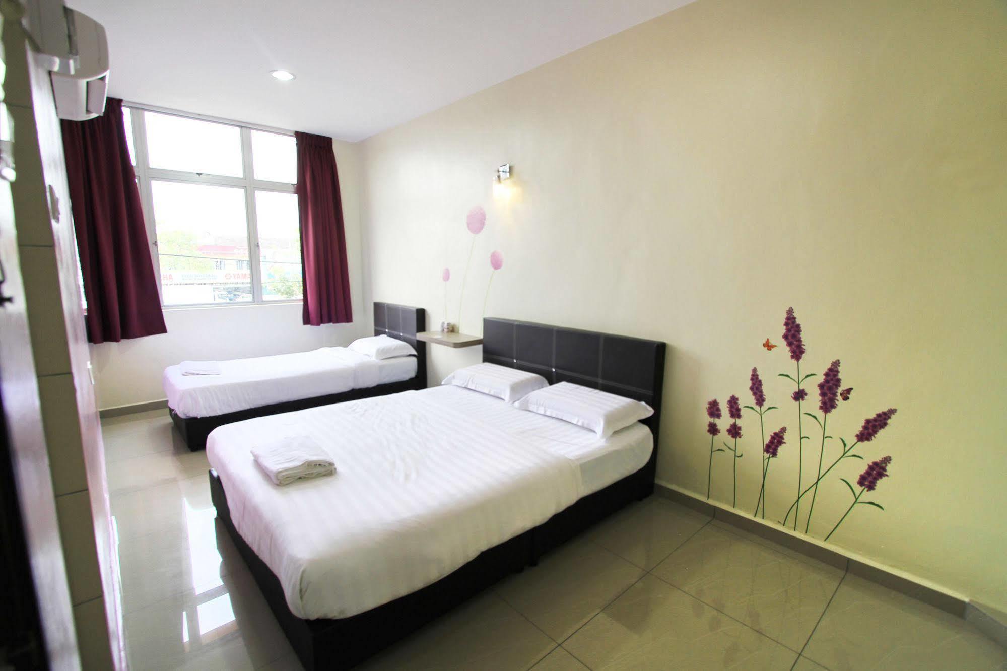 Max Inn Hotel ปาริตราจา ภายนอก รูปภาพ