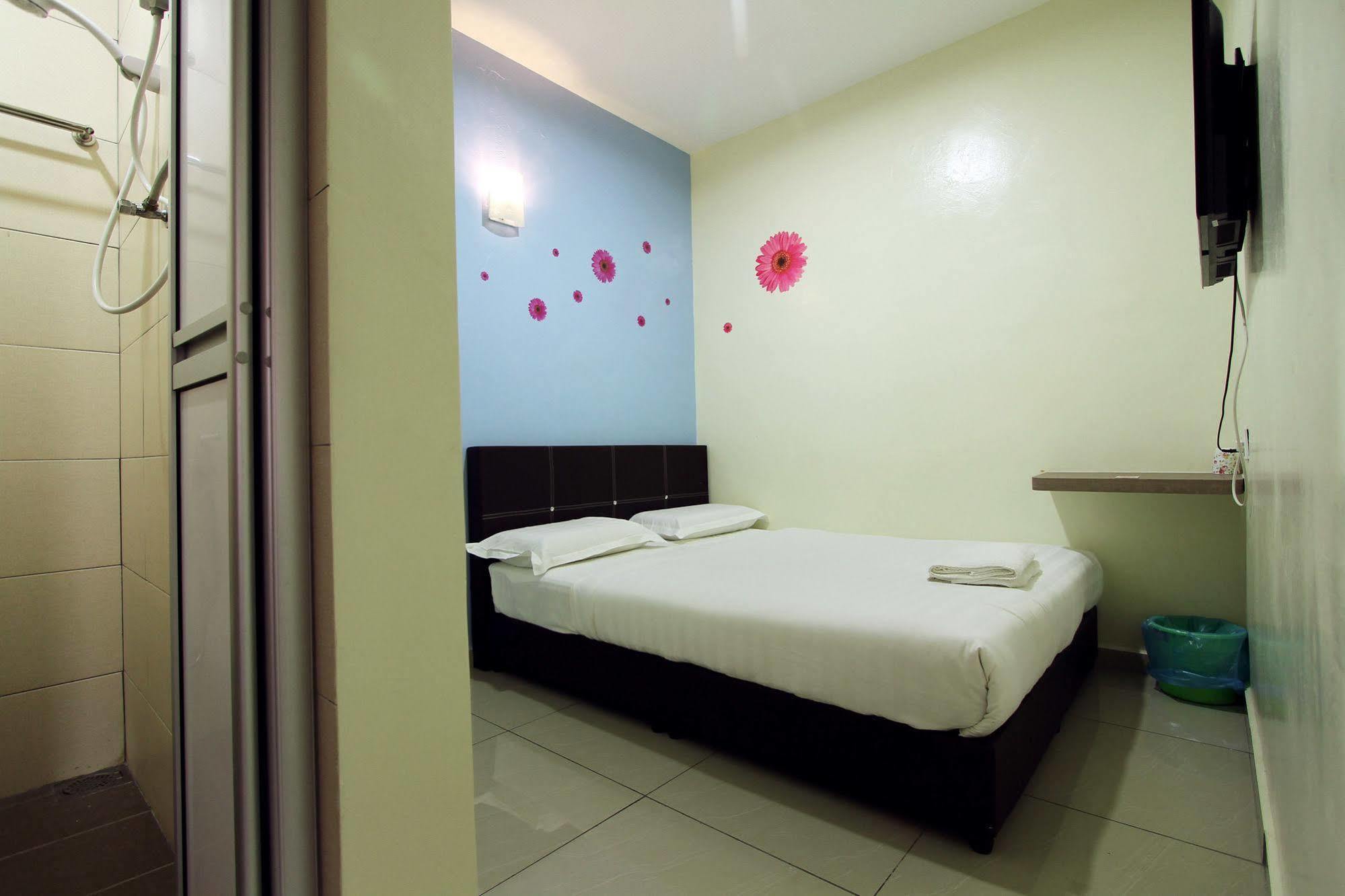 Max Inn Hotel ปาริตราจา ภายนอก รูปภาพ
